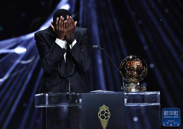 2025年金球奖揭晓 登贝莱获颁男足金球奖