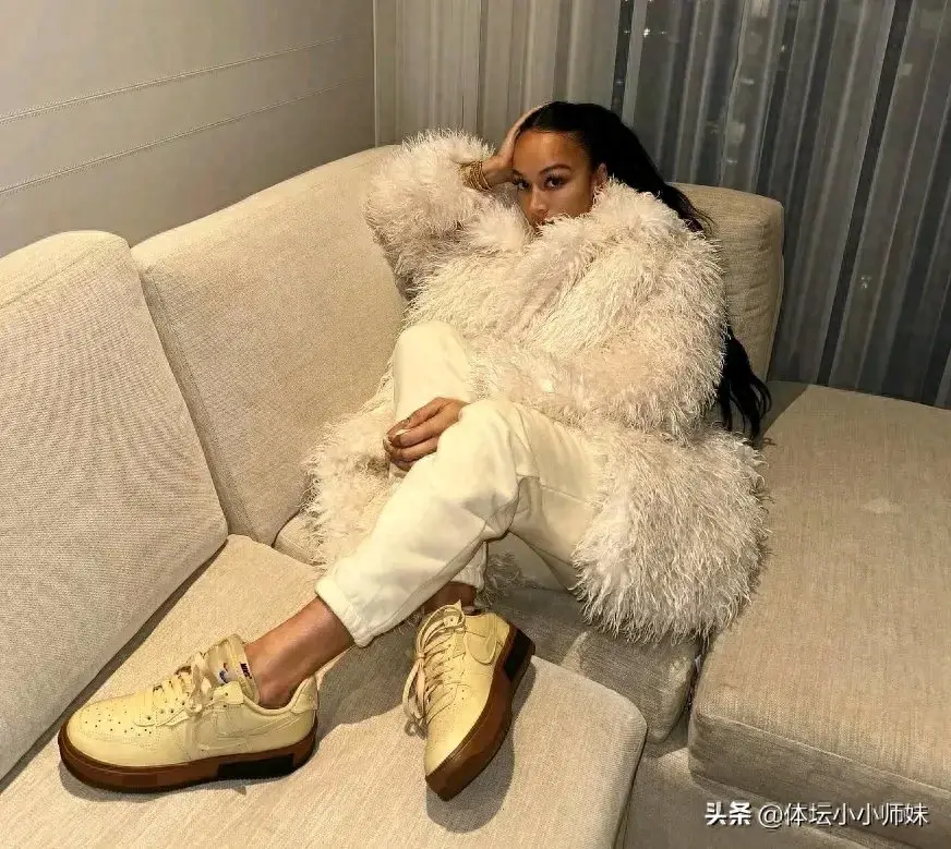 火箭队新星要当爸爸了！相差17岁的女友，身材不输卡戴珊